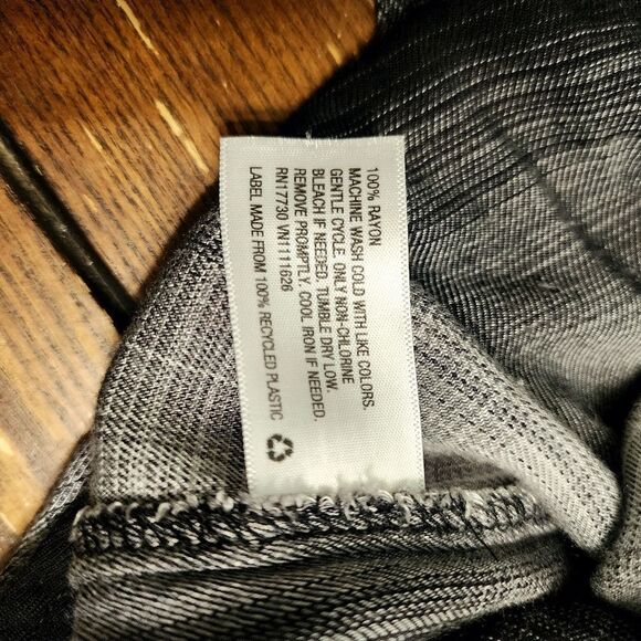 Ava & Viv top black & gray plaid flannel button up 1X - Picture 4 of 4